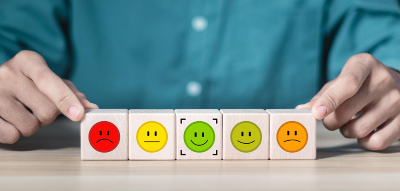 Rating displayed as cubes with emotion icons from negative to positive